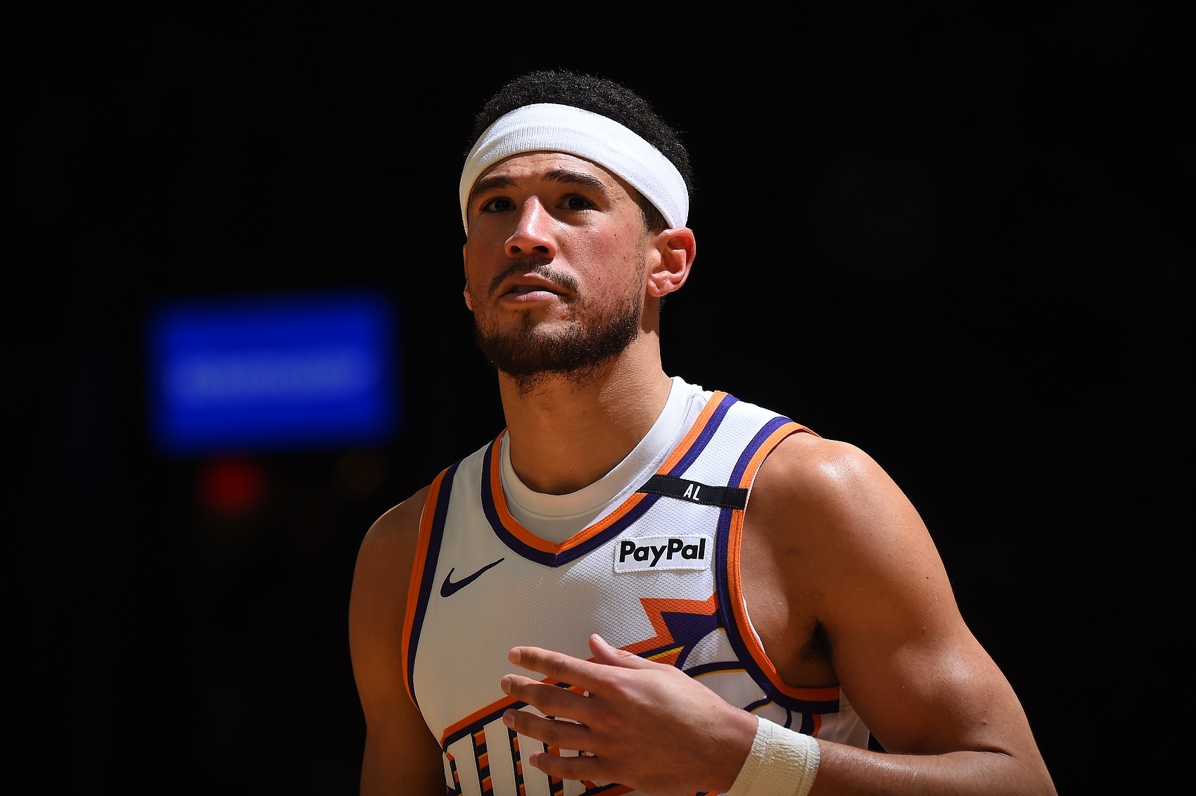 星空体育在线入口-队史第一！太阳官方晒布克生涯进球特效视频 70分生涯夜&amp;多次绝杀