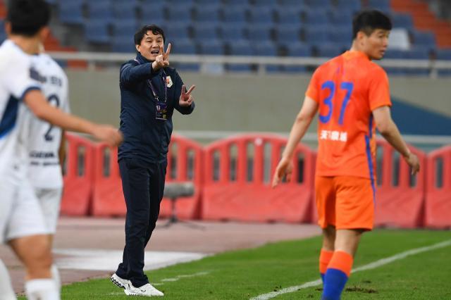 星空体育在线入口-泰山第5冠5大功臣：郝伟居功至伟 孙准浩MVP