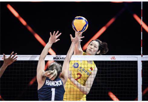 星空体育app下载-中国旗手偏爱“大高个” 1米98的朱婷是不是稳了？